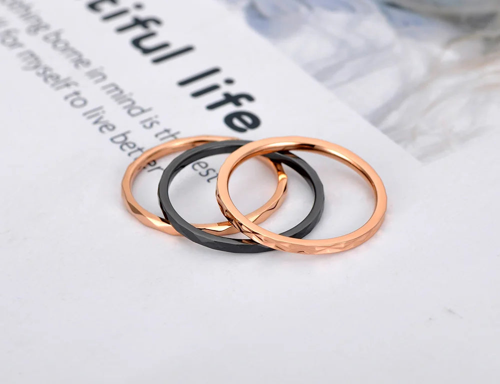 Lokaer Trendy Titanium Stainless Steel White/Black Cut Ceramic Ring Jewelry Wedding Engagement Rings For Women R19135