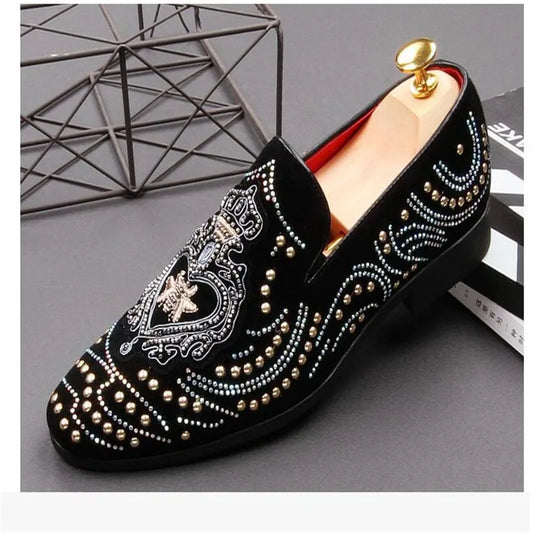 2024 Hot Sale Men's Comfortable Loafers Rhinestone Rivet Pointed Men Formal Shoes Men's Wedding Party Flat Shoes Plus 38-44