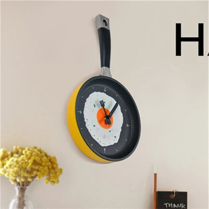 2021 new tableware design creative frying pan modeling kitchen clock creative modern home decoration hanging table