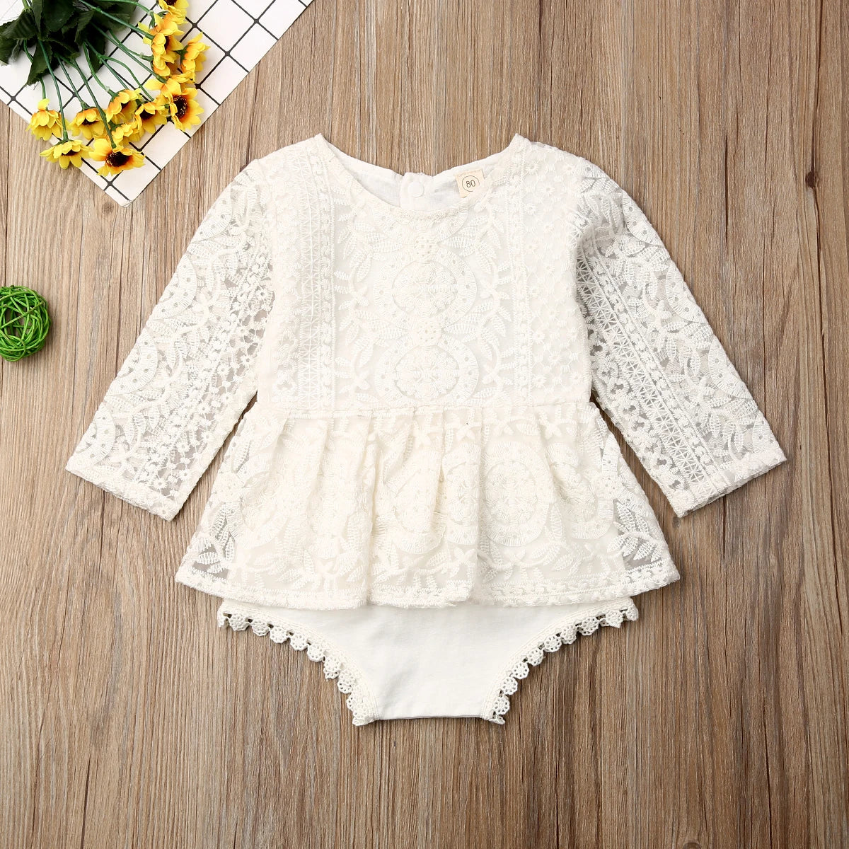 2019 Summer Newborn Baby Girl Clothes Sleeveless Solid Color White Lace Flower Ruffle Romper One-piece Outfit Sunsuit