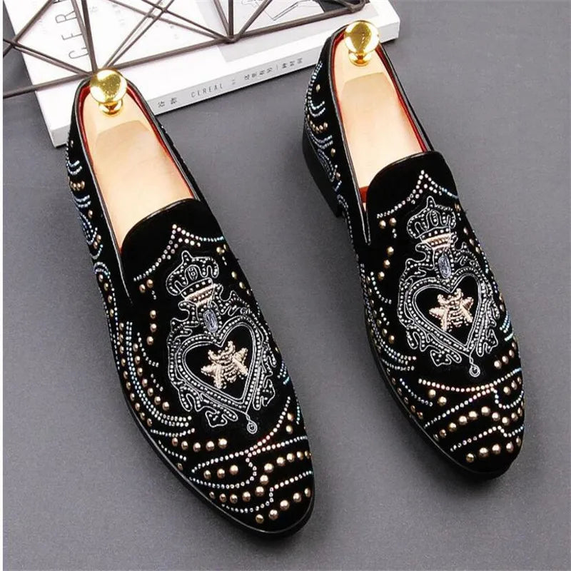 2024 Hot Sale Men's Comfortable Loafers Rhinestone Rivet Pointed Men Formal Shoes Men's Wedding Party Flat Shoes Plus 38-44