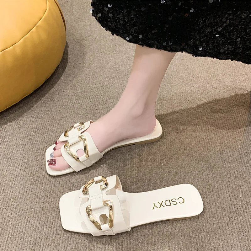 Women's Casual Plus-size Metal Buckle Flat Slippers New for Spring/Summer 2024 Beach Shoes for Women Zapatos De Mujer