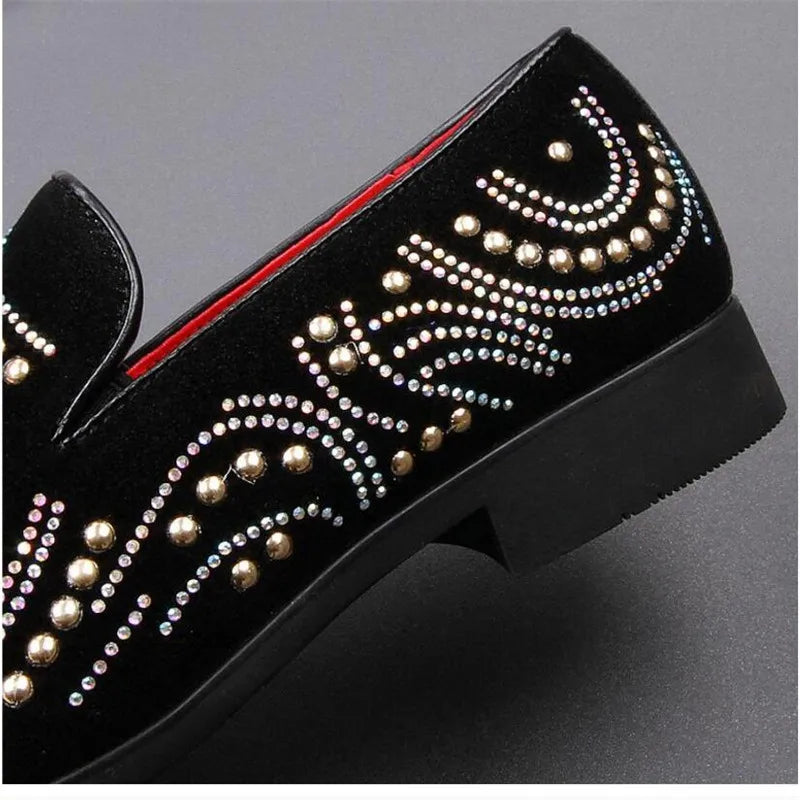 2024 Hot Sale Men's Comfortable Loafers Rhinestone Rivet Pointed Men Formal Shoes Men's Wedding Party Flat Shoes Plus 38-44