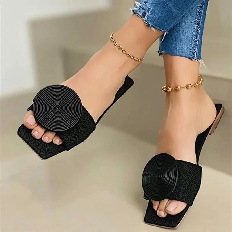 2024 New Woman Summer Flat Sandals Plus Size Round Buckle Solid Flats Female Casual Slippers Ladies Women Fashion Beach Shoes