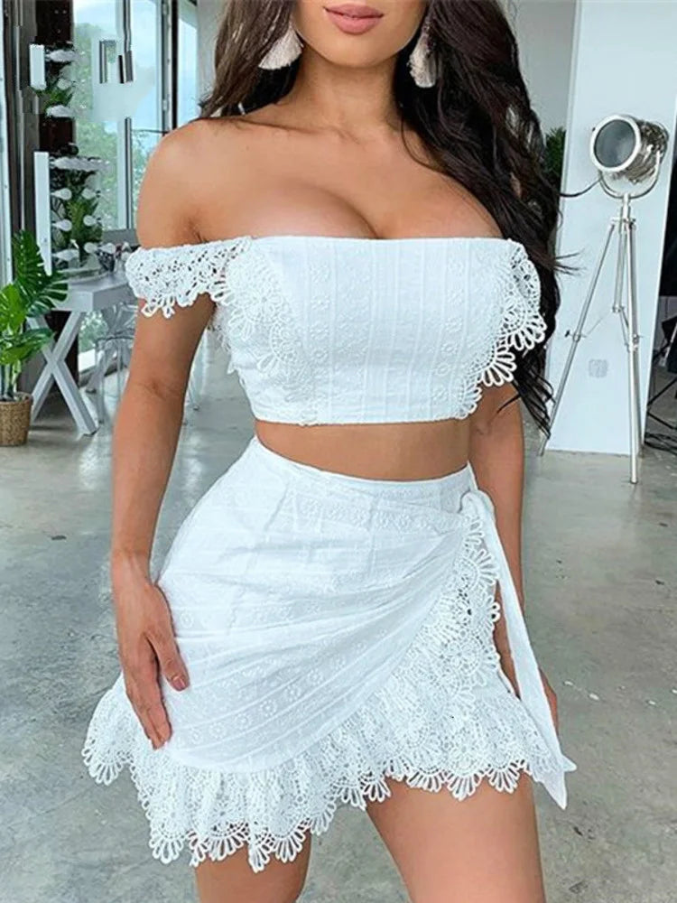 DEAT 2024 Fashion Summer White Lace Hollow Out Bandage Bodycon Slash Neck Short Top Mini Skirt Two Piece Set Women Outfits MI629