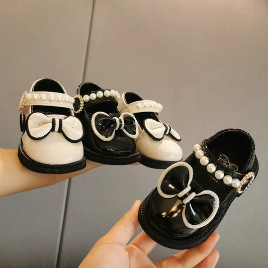 Autumn Baby Leather Shoes 0-3 Years Old Pearl Walking Shoe Soft Bottom Square Mouth Shoe Children Princess Shoes أحذية غير رسمية