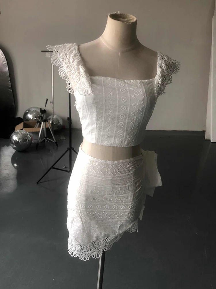 DEAT 2024 Fashion Summer White Lace Hollow Out Bandage Bodycon Slash Neck Short Top Mini Skirt Two Piece Set Women Outfits MI629