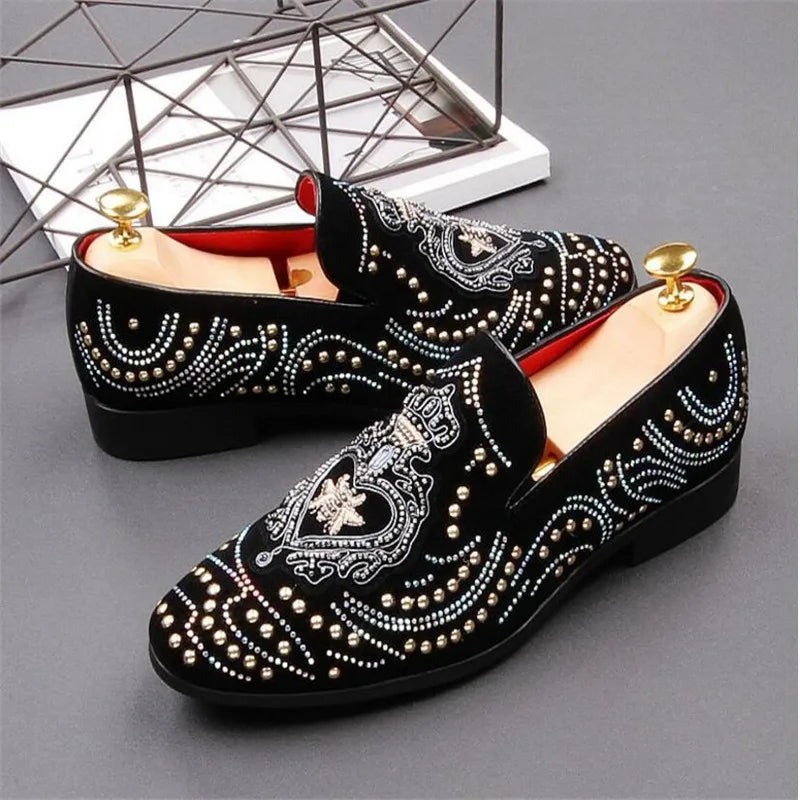 2024 Hot Sale Men's Comfortable Loafers Rhinestone Rivet Pointed Men Formal Shoes Men's Wedding Party Flat Shoes Plus 38-44